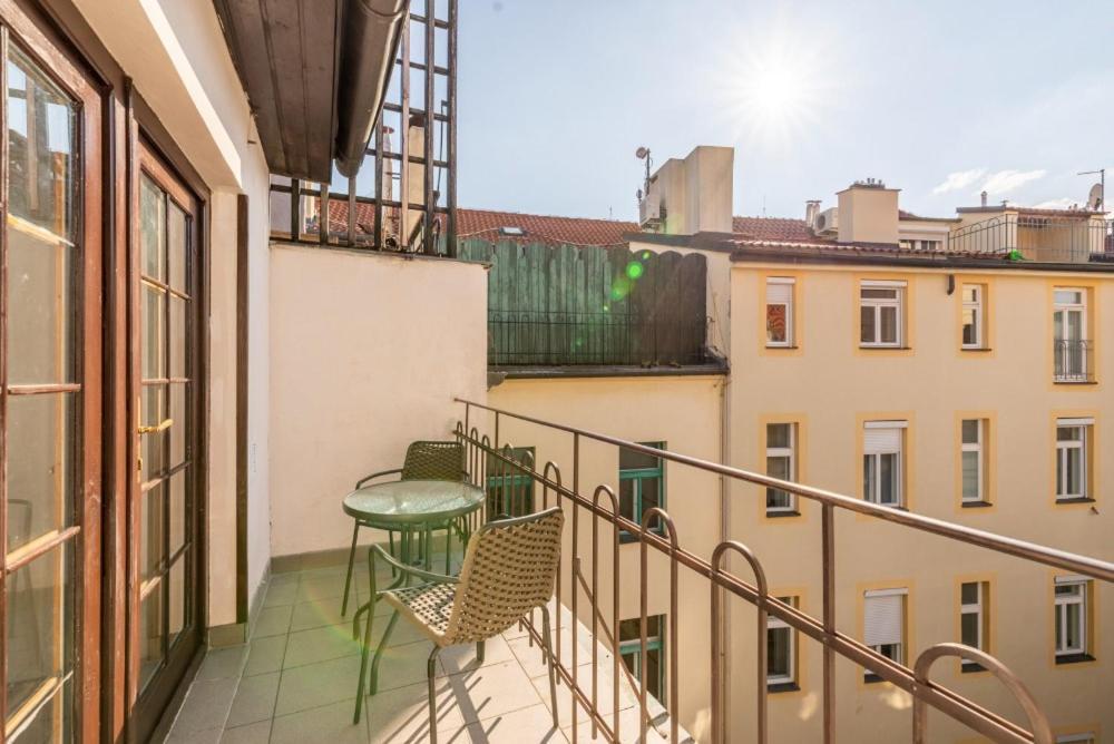 Apartament Templova - Old Town Large With Terrace